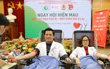 Ngắm những nữ hộ sinh xinh đẹp hiến máu trong ngày lễ tình nhân